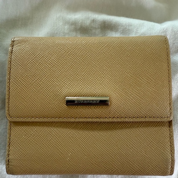 Burberry Beige Textured Leather Wallet - Picture 1 of 8
